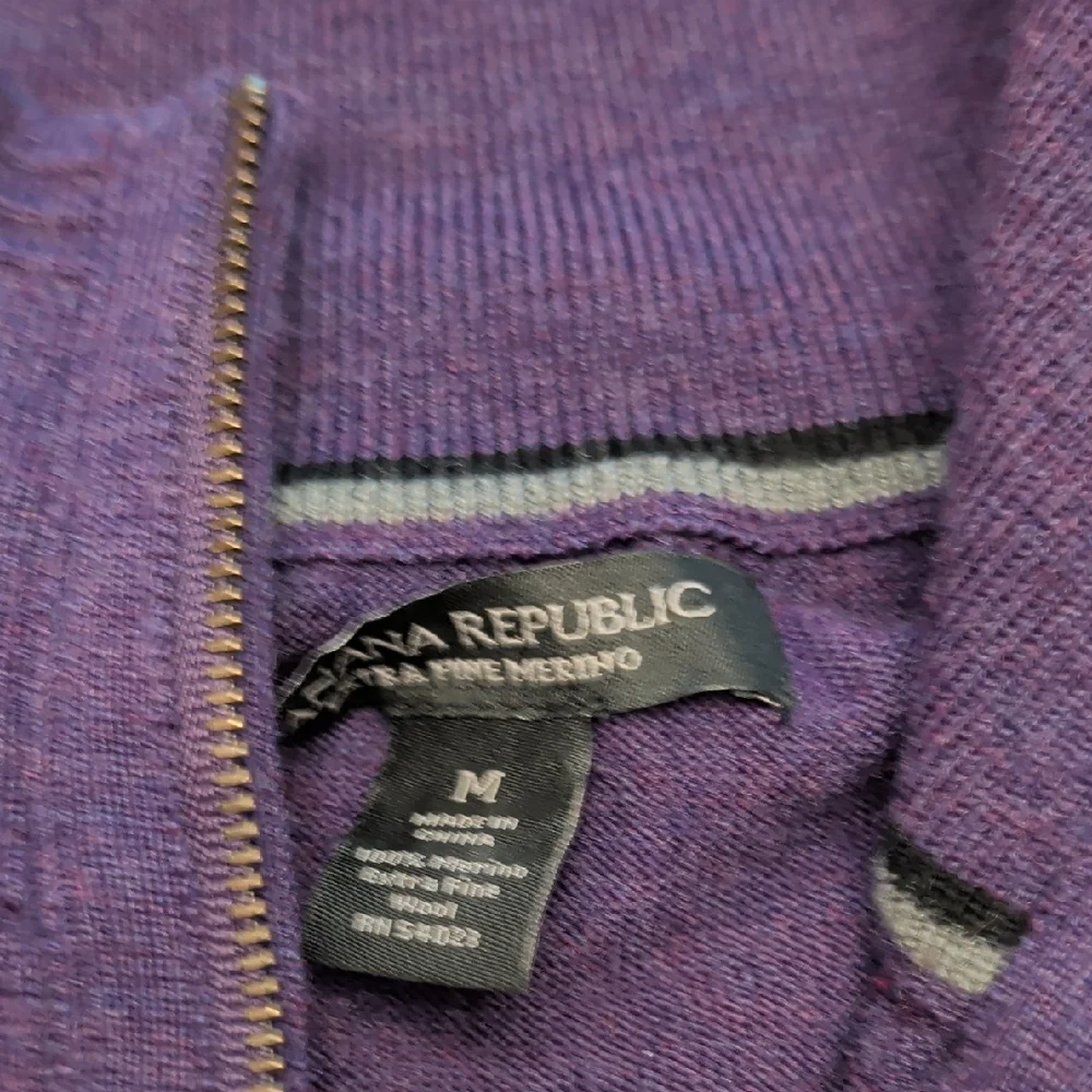 Banana Republic sophisticated zip